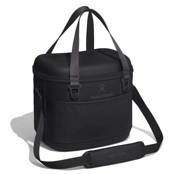 game-day-bundle-e4 12pco001-carryout-cooler-15l-black-angled_1_1.jpg