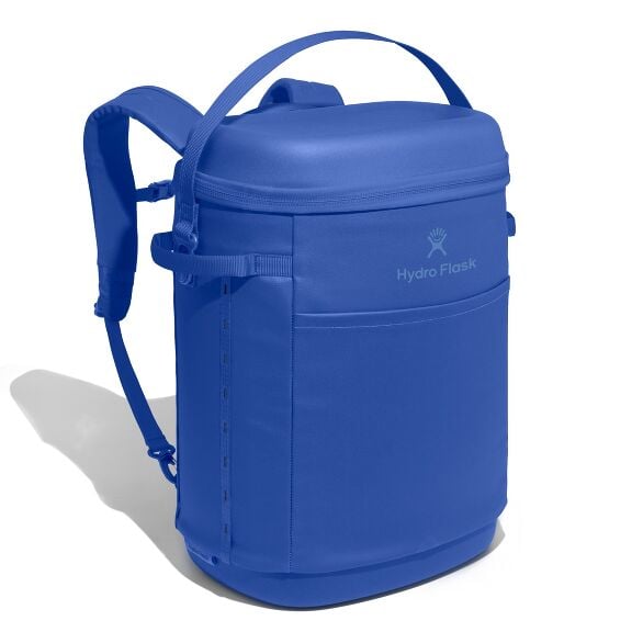 carryouttm-backpack-22-l-o1 18pco382_carryout_backpack_22l_capri_blue_angled_1.jpg
