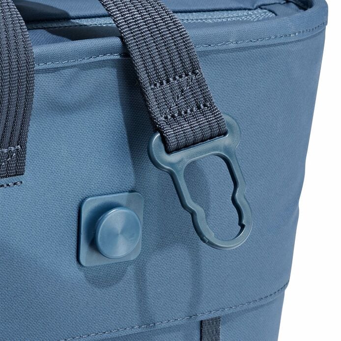 carryouttm-soft-cooler-tote-30-l-e8 250815_hydro_cooler_details_14841_6.jpg