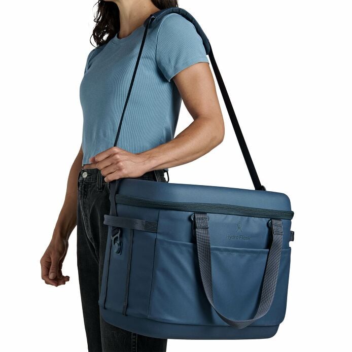 carryouttm-soft-cooler-30-l-j9 250815_hydro_s26_hb_14546_5.jpg