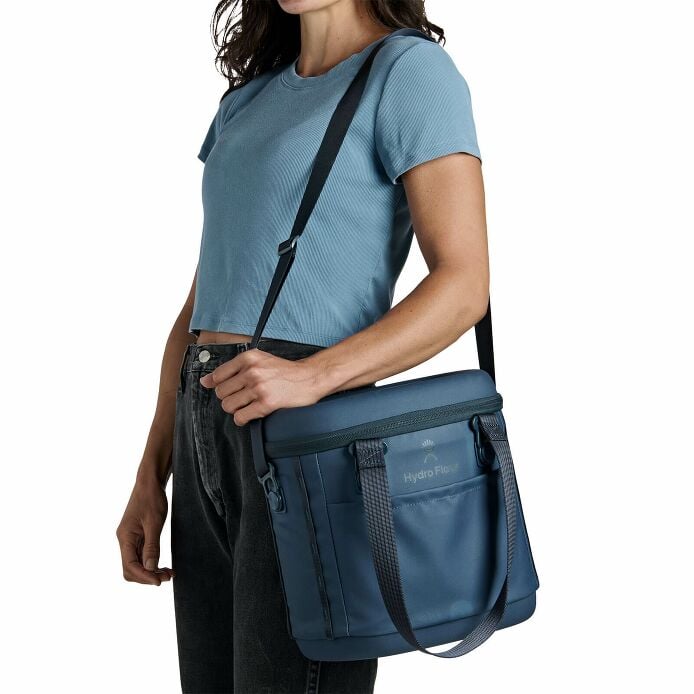 carryouttm-soft-cooler-10-l-w4 250815_hydro_s26_hb_14560_1_4.jpg