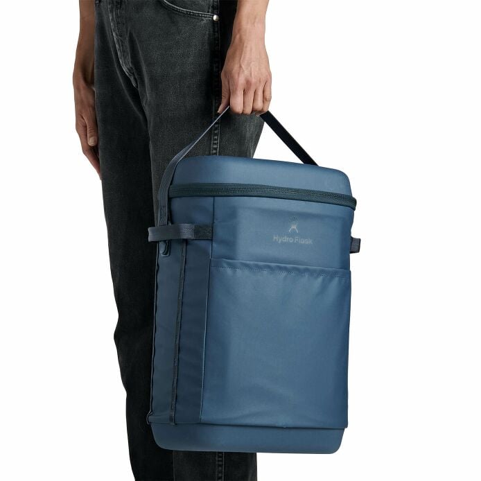 carryouttm-backpack-22-l-o1 250815_hydro_s26_hb_14597_6.jpg