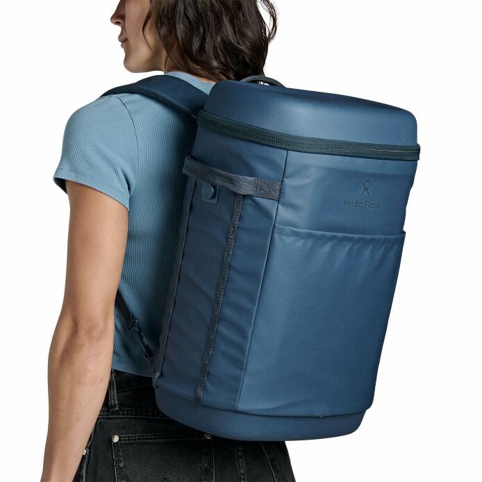 carryouttm-backpack-22-l-o1 250815_hydro_s26_hb_14605_7.jpg
