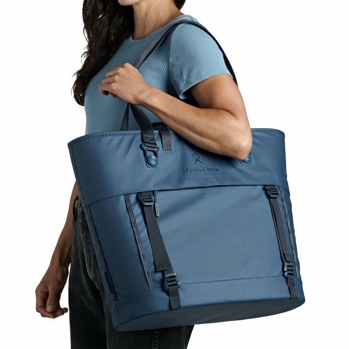 carryouttm-soft-cooler-tote-30-l-e4 250815_hydro_s26_hb_14614_2.jpg