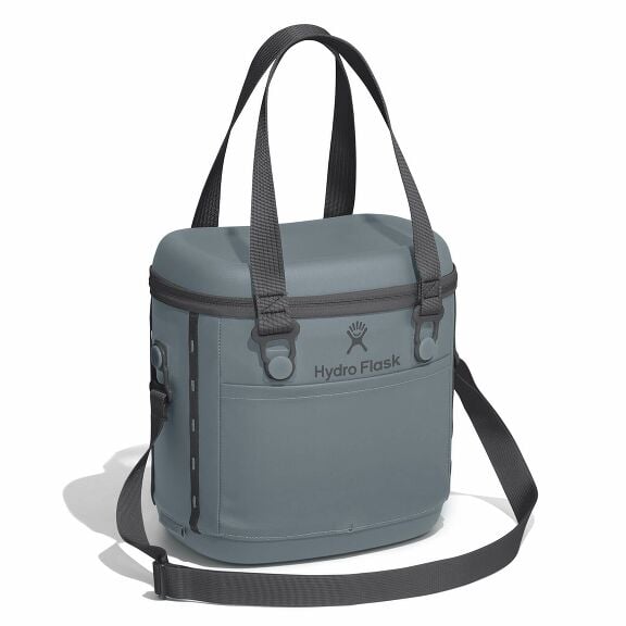 carryouttm-soft-cooler-10-l-w4 6pco043-carryout-cooler-10l-shale-gray-angled_1_1.jpg