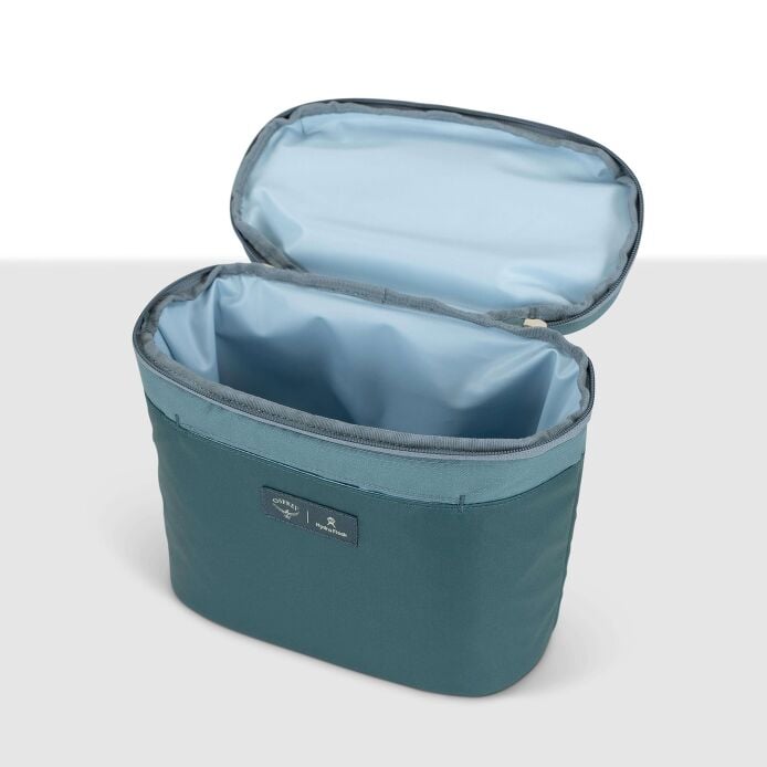 osprey-axis-x-hydro-flask-campus-essentials-bundle-j9 axisxhydroflask_s26_detail2_cascadeblue_10007249_1.jpg