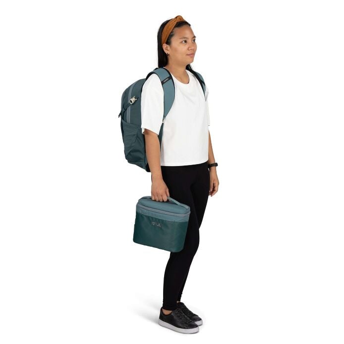 osprey-axis-x-hydro-flask-campus-essentials-bundle-j9 axisxhydroflask_s26_onbody1_cascadeblue_10007249_2.jpg