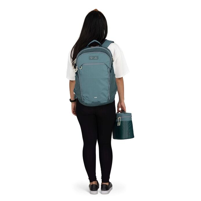 osprey-axis-x-hydro-flask-campus-essentials-bundle-j9 axisxhydroflask_s26_onbody3_cascadeblue_10007249_2.jpg