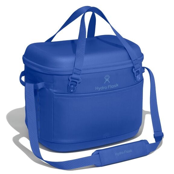 carryouttm-soft-cooler-30-l-j9 cpco382_carryout_cooler_30l_capri_blue_angled_1.jpg
