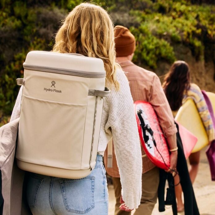 carryouttm-backpack-22-l-o1 hf_carryout_bouwer_d1_l1_torrey_pines_lifestyle_0974_2.jpg