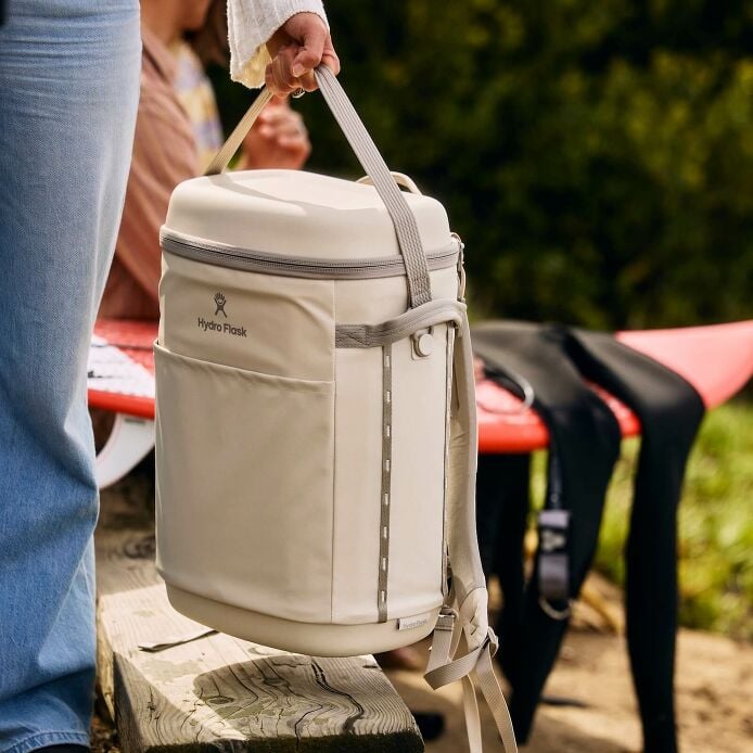 carryouttm-backpack-22-l-o1 hf_carryout_bouwer_d1_l1_torrey_pines_lifestyle_1444_2.jpg