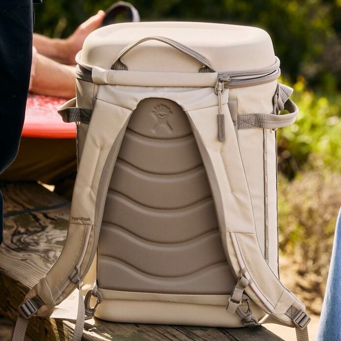carryouttm-backpack-22-l-o1 hf_carryout_bouwer_d1_l1_torrey_pines_lifestyle_1841_3.jpg