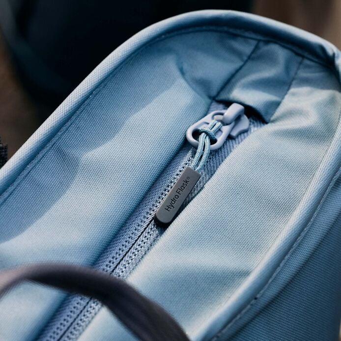 carryouttm-soft-cooler-tote-20-l-o7 hf_carryout_bouwer_d1_l1_torrey_pines_still_life_0112_9.jpg