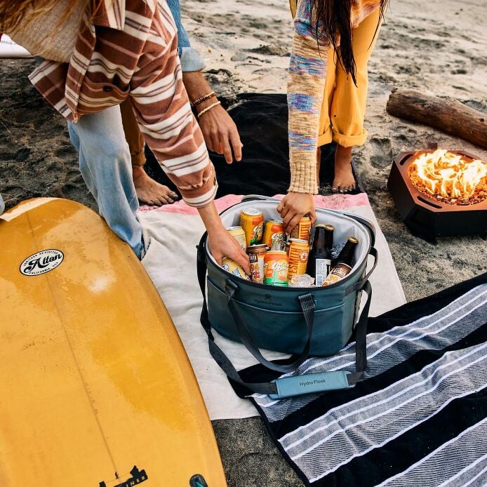 carryouttm-soft-cooler-30-l-j9 hf_carryout_bouwer_d1_l2_stone_steps_6289_2.jpg