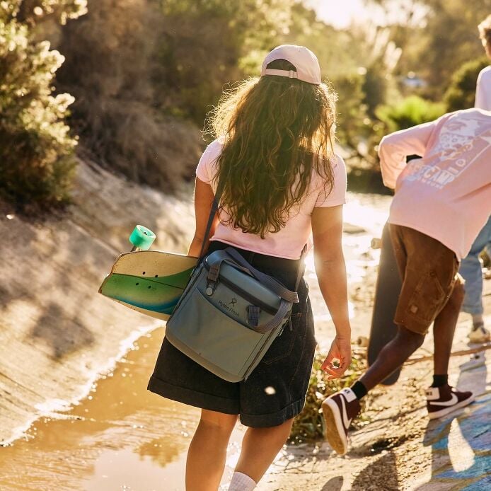 carryouttm-soft-cooler-10-l-w4 hf_carryout_bouwer_d2_l3_skate_ditch_5669_5.jpg