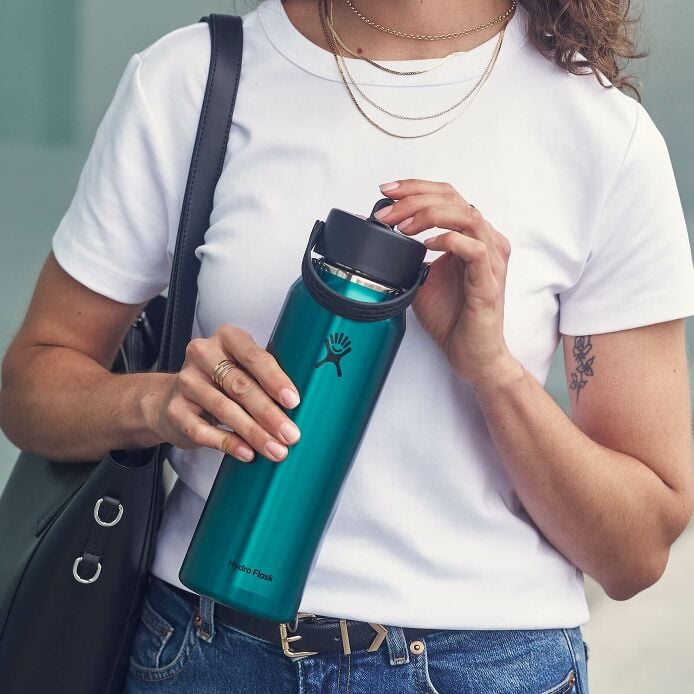 32-oz-lightweight-flex-straw-bottle-s2 hf_s26_lightweight_mcinnis_5167_2_3.jpg