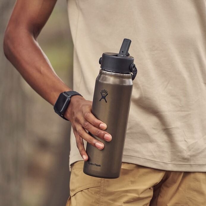 32-oz-lightweight-flex-straw-bottle-s2 hf_s26_lightweight_mcinnis_6345_2_3.jpg