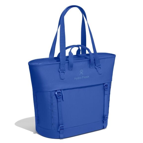 carryouttm-soft-cooler-tote-30-l-e8 maxiit382_carryout_tote_30l_capri_blue_angled_1.jpg