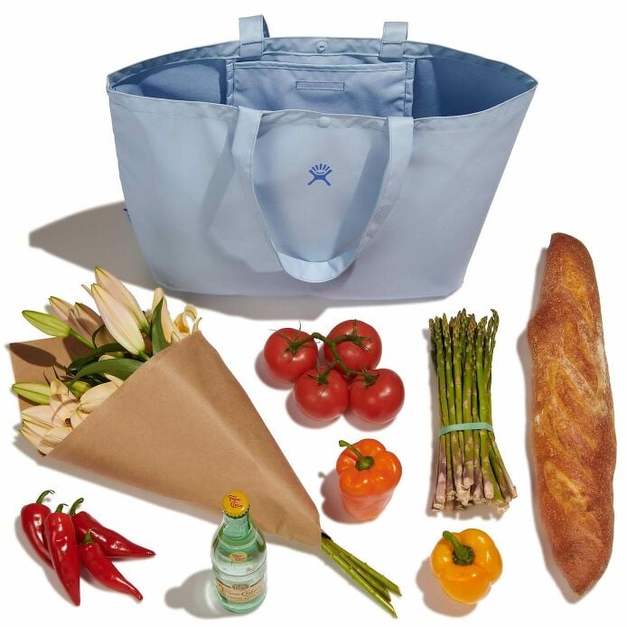 20-l-tag-along-tote-y0 rt20484_20ltagalongtote_surf_packing_1.jpg